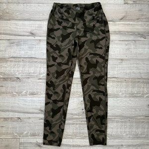 GAP Gapfit Military Print Green Stretchy Leggings M